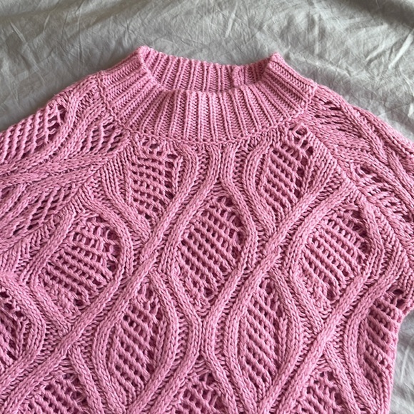 Forever 21 cropped sweater - Picture 2 of 2